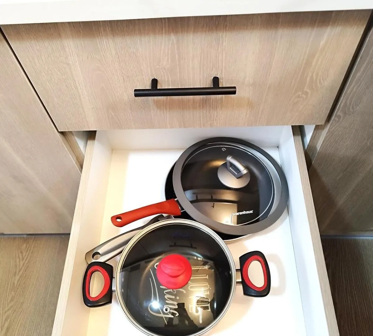 Sky Amplia Suite Con Jacuzzi Privado Y Cine En Casa A 3 Min De La Embajada 基多 公寓