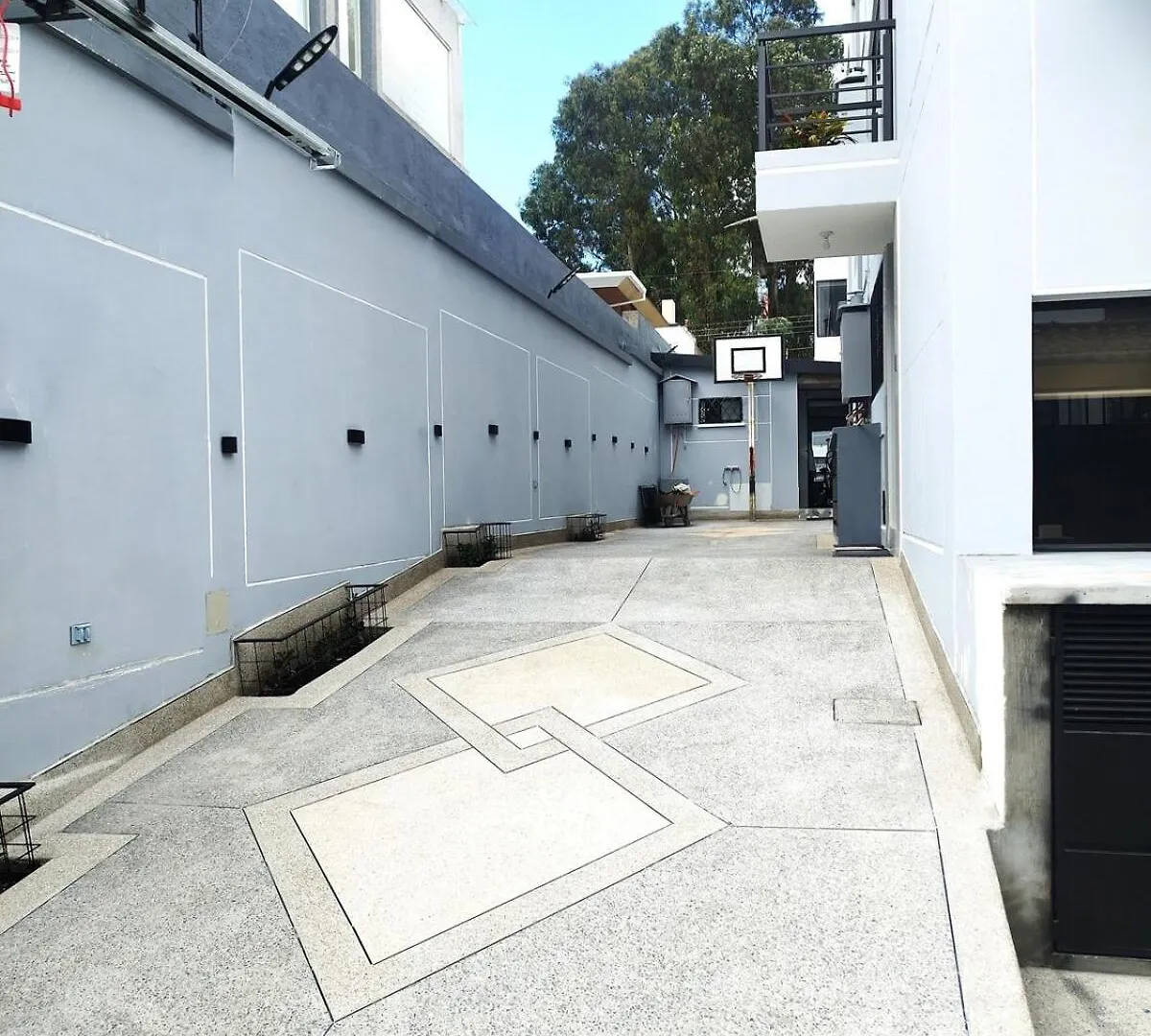 Sky Amplia Suite Con Jacuzzi Privado Y Cine En Casa A 3 Min De La Embajada Quito